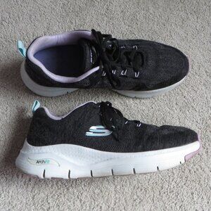 Skechers Womens Arch Fit Comfy Wave Sneaker/Shoes Size 8.5 Black/Purple